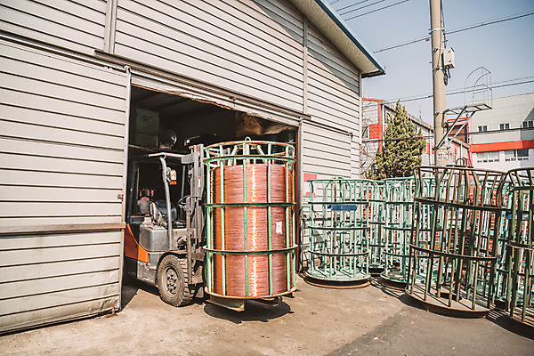 포토 JPG 산업 교통수단 공장 사람없음 야외 운반 중장비 산업현장 엔진 지게차 제조업 국내포토 교통 공업 산업장비 파일형식