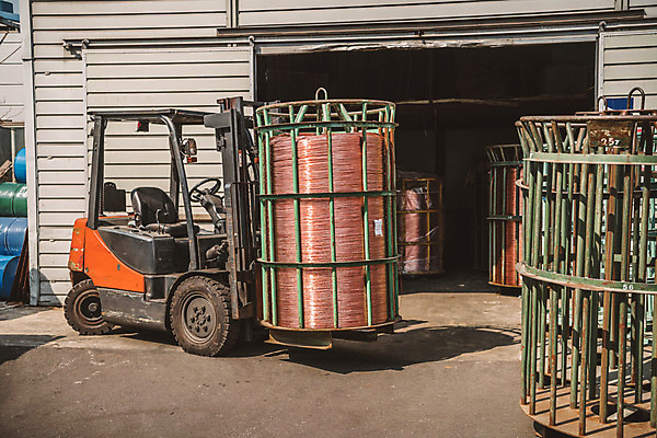 포토 JPG 산업 교통수단 공장 사람없음 야외 운반 중장비 산업현장 엔진 지게차 제조업 국내포토 교통 공업 산업장비 파일형식