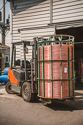 포토 JPG 산업 교통수단 공장 사람없음 야외 운반 중장비 산업현장 엔진 지게차 제조업 국내포토 교통 공업 산업장비 파일형식