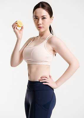 포토 JPG 스튜디오촬영 여자 허리손 포즈 실내 건강 한명 서기 미소 들기 상반신 20대 성인 옆모습 운동복 운동 건강관리 헬스 한국인 레몬 레몬디톡스 성인여자한명만 국내포토 1 옷 뷰포인트 과일 모션 표정 관리 사람 동양인 청년 내부 여자한명만 성인여자만 파일형식 디톡스