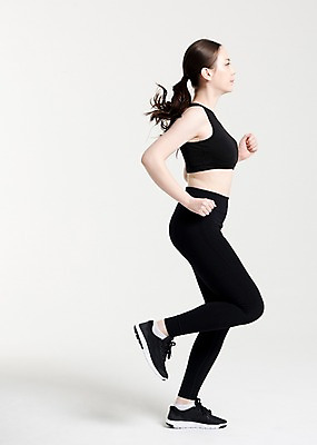 포토 JPG 스튜디오촬영 전신 응시 여자 포즈 운동화 실내 건강 한명 20대 성인 옆모습 운동복 달리기 조깅 운동 건강관리 헬스 한국인 성인여자한명만 국내포토 1 시선 옷 뷰포인트 신발 모션 관리 사람 동양인 청년 내부 여자한명만 성인여자만 파일형식