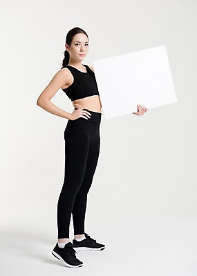 포토 JPG 스튜디오촬영 전신 여자 허리손 포즈 운동화 안내 사각프레임 프레임 실내 건강 한명 서기 들기 20대 성인 옆모습 운동복 운동 건강관리 헬스 한국인 알림 성인여자한명만 국내포토 1 옷 뷰포인트 신발 모션 관리 사람 동양인 청년 내부 사각형 여자한명만 성인여자만 파일형식