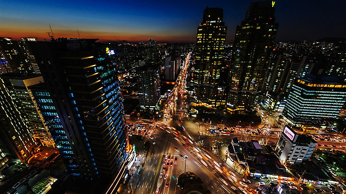 포토 JPG 도로 야경 자동차 서울 한국 빌딩 사람없음 야외 노을 도심 교차로 국내포토 자연요소 아시아 길 육상교통 교통시설 건물 도시 야간 파일형식 풍경_경치