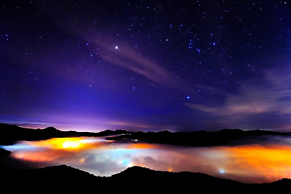 포토 JPG 실루엣 별 야경 자연 밤하늘 산 한국 사람없음 야외 야간 운해 북한산 국내포토 자연요소 아시아 하늘 촬영기법 생태계 파일형식 고양 구름_자연 풍경_경치