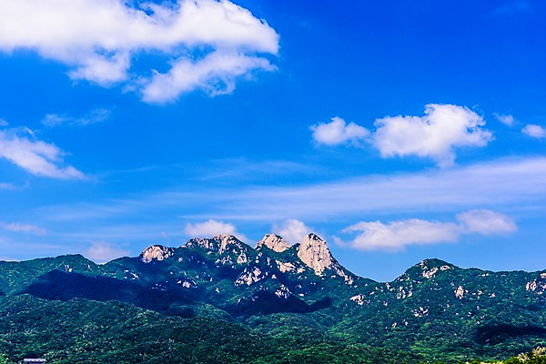 포토 JPG 주간 구름 자연 하늘 바위산 산 한국 풍경 사람없음 야외 산등성이 북한산 국내포토 자연요소 아시아 돌산 생태계 파일형식 고양