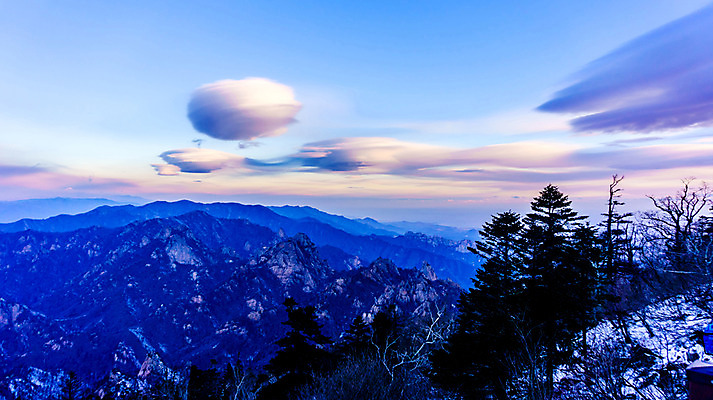 포토 JPG 주간 나무 구름 자연 하늘 산 한국 풍경 사람없음 야외 눈 설악산 국내포토 자연요소 식물 아시아 날씨 생태계 인제 파일형식