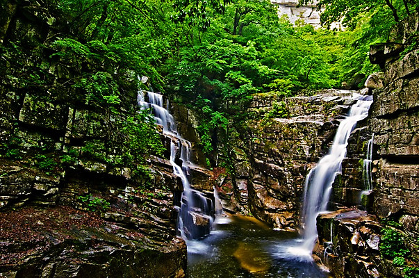 포토 JPG 주간 나무 자연 한국 풍경 사람없음 야외 폭포 바위 숲 물흐름 쌍용폭포 국내포토 자연요소 식물 아시아 흐름 돌_바위 생태계 인제 파일형식
