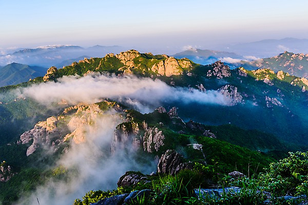 포토 JPG 주간 구름 자연 하늘 한국 풍경 사람없음 야외 운무 월출산 영암 국내포토 자연요소 아시아 산 전라남도 생태계 파일형식