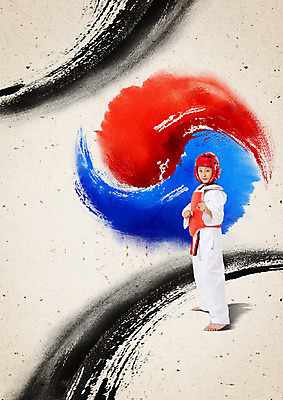 PSD 편집 편집이미지 여자 어린이 캘리그라피 붓터치 한명 서기 소녀 한국인 헬멧 보호장비 태권도 태극 태권도복 이미지편집 1 문양 모션 도복 사람 동양인 격투기 장비 파일형식