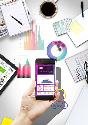 PSD 편집 편집이미지 손 안경 커피 비즈니스 그래프 한손 스마트라이프 한명 들기 신체부위 스마트폰 스마트기기 태블릿 펜 동전 공책 계산기 신문 커피잔 스마트 포스트잇 서류판 이미지편집 1 라이프스타일 잡화 음료 컨셉 돈 모션 문구용품 잔 사람 간행물 전자제품 핸드폰 필기구 사무용품 장비 메모지 뉴스 파일형식