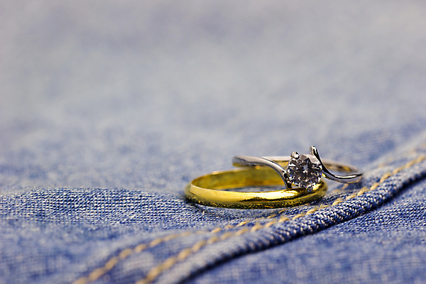 포토 JPG 해외이미지 모양 디자인 결혼 백그라운드 발렌타인데이 선물 사랑 사람없음 장식 유행 우주 금속 공백 재킷 신혼여행 축하 반지 황금 고급 은색 보석 다이아몬드 약혼 백금 스타일 해외202004 해외포토 감정 컬러 컨셉 장신구 데이이벤트 재질 이벤트 외투 광석 약속 파일형식 이미지허브