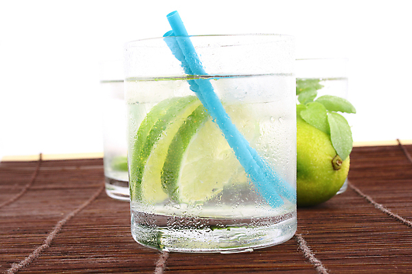 포토 JPG 해외이미지 음료 백그라운드 유리 귤 사람없음 물 얼음 추위 흰색 신선 맛 시원함 큐브 상쾌 라임 텀블러 해외202004 해외포토 자연요소 감정 컬러 컨셉 과일 재질 컵 파일형식 이미지허브