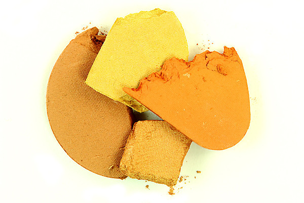 포토 JPG 해외이미지 얼굴 그림자 사람없음 갈색 유행 쌓기 페인트 화장품 흰색 화려 팔레트 가루 아이섀도 찌그러짐 고립 깨짐 더스트파티클 해외202004 해외포토 컬러 컨셉 모션 신체부위 뷰티 파일형식 이미지허브