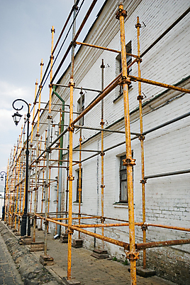 포토 JPG 해외이미지 직업 디자인 외관 산업 벽 비즈니스 건축양식 사다리 창문 지붕 벽돌 주택 프레임 사람없음 야외 건물 무대 공구 도시 업무 수리 땅 수집 맨션 시멘트 단상 발판 계약자 신발장 해외202004 해외포토 건축물 건축 도구 작업 계약 파일형식 이미지허브