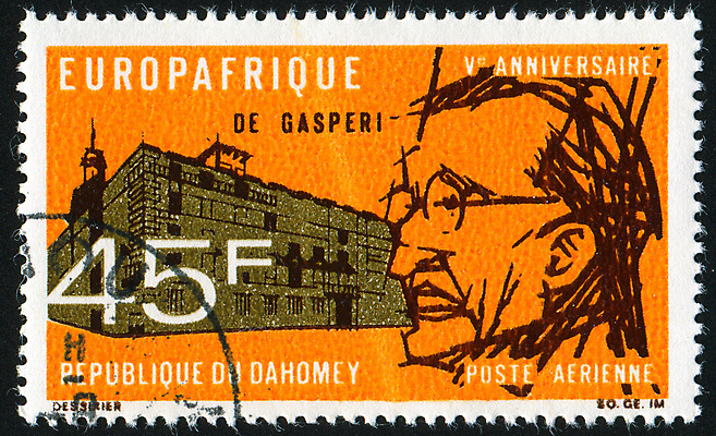 포토 JPG 해외이미지 남자 유럽 안경 얼굴 아프리카 봉투 주택 사람 사람없음 건물 옆모습 머리 수확 골동품 메시지 역사 물개 편지 코 복고 엽서 귀 첨탑 턱 우표 옛날 정치가 해외202004 해외포토 직업 건축물 잡화 나라 뷰포인트 농업 포유류 신체부위 탑 바다동물 파일형식 이미지허브