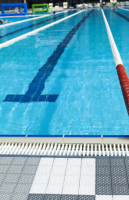 포토 JPG 해외이미지 라이프스타일 디자인 길 스포츠 건축양식 하늘 호텔 휴가 휴식 바닥 주택 실내 건강 사람 소년 사람없음 야외 목재 물 파란색 빛 반사 정원 수영 스파 경쟁 젖음 투명 고급 갑판 빌라 휴양지 해외202004 해외포토 자연요소 나무 남자 건축 어린이 컬러 컨셉 배_교통 재료 숙소 내부 건물 생활 장소 수상스포츠 파일형식 이미지허브