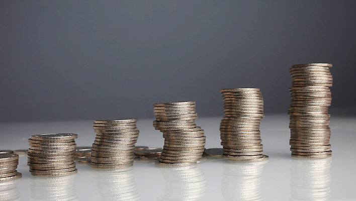 포토 JPG 해외이미지 돈 비즈니스 성공 추상 사람없음 금융 경제 쌓기 금속 동전 저축 재산 은색 가격 투자 상승 수익 보물 흙더미 대출 빚 세금 수입 우울증 위기 해외202004 해외포토 컬러 컨셉 무늬 모션 재질 흙 질병 파일형식 더미 이미지허브