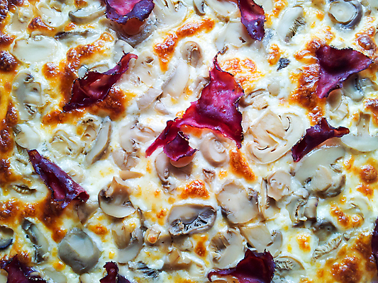 포토 JPG 해외이미지 음식 조각 치즈 피자 육류 요리 사람없음 파티 식당 식사 저녁식사 버섯 이탈리아 껍질 신선 맛 폐기물 굽기 먹기 속도 메뉴 햄 성분 점심식사 모짜렐라치즈 페스츄리 피자집 핸드메이드 해외202004 해외포토 유럽 빵 컨셉 식재료 모션 유제품 패스트푸드 서양음식 이벤트 상점 쓰레기 구이 파일형식 이미지허브