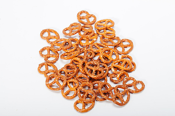 포토 JPG 해외이미지 실내 사람없음 여러개 흰배경 브레첼 해외202004 미니프레즐 해외포토 다수 백그라운드 디저트 내부 과자 흰색 파일형식 이미지허브