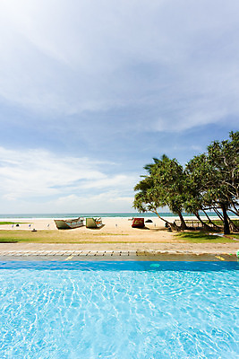 포토 JPG 해외이미지 전통 아시아 바다 여행 자연 하늘 휴가 휴식 풍경 사람없음 물 여름 파란색 햇빛 평화 맑음 수영 보트 나룻배 순수 즐거움 만족 엽서 천국 스리랑카 정교 수평선 해외202004 해외포토 자연요소 계절 감정 나라 컬러 컨셉 배_교통 날씨 태양 수상스포츠 편지 생태계 파일형식 이미지허브