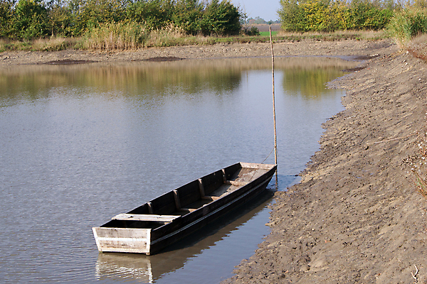 포토 JPG 해외이미지 구름 전통 호수 바다 여행 자연 하늘 낚시 풍경 사람없음 물 여름 파란색 태양 침묵 일몰 만 보트 고독 네덜란드 낚시꾼 석호 해외202004 해외포토 자연요소 계절 감정 유럽 컬러 배_교통 레저 노을 소리 생태계 파일형식 이미지허브