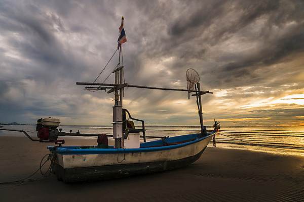 포토 JPG 해외이미지 파도 바다 여행 태국 자연 벽지 하늘 낚시 파노라마 풍경 사람없음 가로 물 여름 파란색 햇빛 태양 반사 노란색 여행객 일몰 업무 어선 오세아니아 수평선 해외202004 해외포토 자연요소 계절 나라 아시아 컬러 배_교통 레저 촬영기법 사람 노을 작업 생태계 파일형식 이미지허브