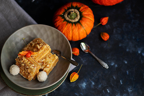 포토 JPG 해외이미지 계절 음식 잎 채소 오렌지 과일 호박 휴가 사람없음 장식 노란색 식사 할로윈 수확 가을 흰색 신선 박 추수감사절 스쿼시 10월 고립 해외202004 해외포토 식물 기독교 스포츠 컬러 농업 구기 날짜 파일형식 이미지허브