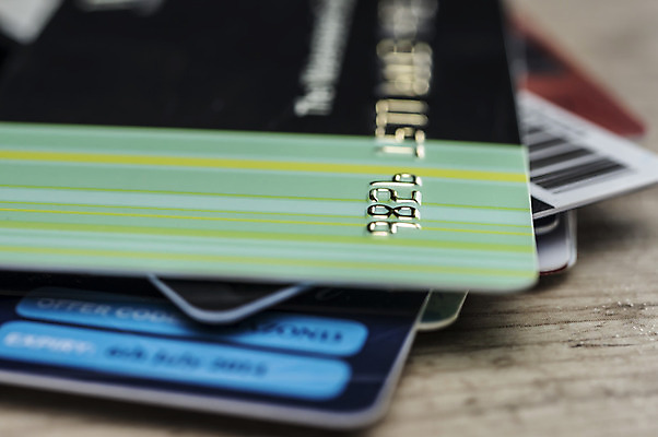 포토 JPG 해외이미지 백그라운드 돈 인터넷 비즈니스 추상 사람없음 금융 쇼핑 세일 쌓기 신용카드 구매 플라스틱 상업 결제 소매 대출 계좌 인출 해외202004 해외포토 무늬 모션 재질 경제 재산 파일형식 이미지허브