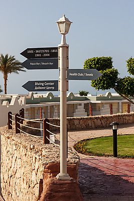 포토 JPG 해외이미지 나무 모래 여행 의자 아프리카 자연 하늘 호텔 휴가 휴식 간판 이집트 손바닥 풍경 사람없음 야외 빨간색 물 여름 파란색 맑음 만 뜨거움 휴게실 고급 갑판 방향 휴양지 암초 이국적 충고 터키석 해외202004 해외포토 자연요소 식물 손 계절 나라 컬러 가구 컨셉 배_교통 숙소 날씨 장소 보석 생태계 파일형식 이미지허브