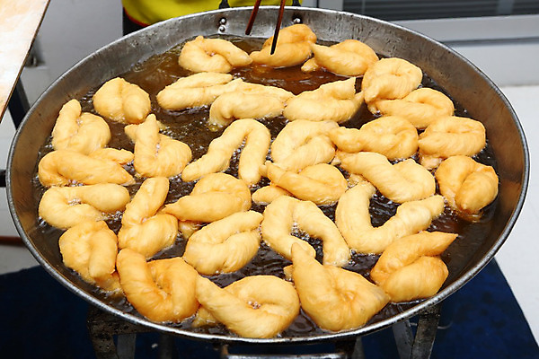 포토 JPG 해외이미지 전통 접시 열매 아시아 음료 음식 태국 유리 탁자 아침 주택 건강 요리 동양인 사람없음 햇빛 갈색 노란색 주방 식당 계란 식사 저녁식사 중국 봄 우유 신선 뜨거움 맛 아침식사 먹기 속도 반죽 버터 생강 깊이 삶기 페스츄리 핸드메이드 해외202004 해외포토 주간 식물 식기 계절 나라 빵 컬러 가구 컨셉 채소 모션 재질 유제품 인종 건물 태양 상점 알 파일형식 이미지허브