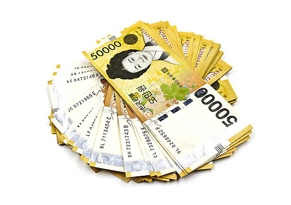 포토 JPG 해외이미지 아시아 종이 백그라운드 지폐 돈 비즈니스 한국 동양인 사람없음 금융 쪽지 흰색 그룹 재산 심볼 오브젝트 투자 가치 남쪽 계산서 고립 해외202004 해외포토 나라 컬러 인종 경제 방향 파일형식 이미지허브