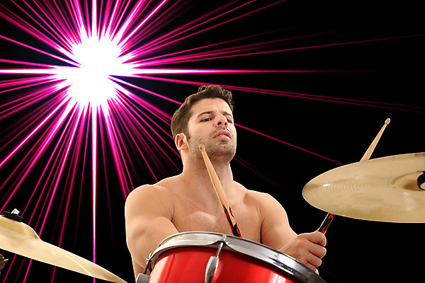 포토 JPG 해외이미지 1 남자 음악 포즈 백그라운드 장난 놀이 타악기 기술 한명 사람 앉기 취미 세트 파티 소리 콘서트 연주자 음악가 광선 도구 악단 막대기 싱글 드럼 드러머 때리기 리듬 뮤지컬 심각 해외202004 해외포토 직업 악기 컨셉 모션 문화예술 이벤트 공연 파일형식 이미지허브