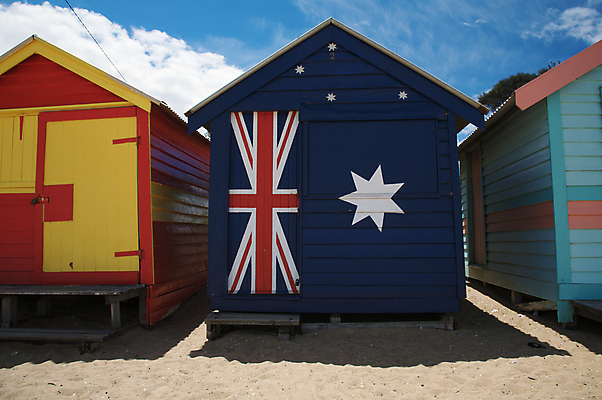 포토 JPG 해외이미지 구름 모래 바다 여행 패턴 건축양식 하늘 휴가 휴식 주택 따뜻함 사람없음 야외 건물 목재 빨간색 여름 파란색 모래사장 컬러풀 태양 노란색 문 평화 맑음 침묵 페인트 흰색 깃발 도시 호주 오두막 각도 일반 멜버른 줄서기 해외202004 해외포토 자연요소 나무 건축물 계절 건축 컬러 컨셉 무늬 재료 모션 날씨 소리 오세아니아 파일형식 이미지허브
