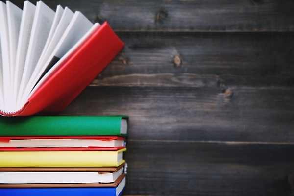 포토 JPG 해외이미지 백인 학생 교육 종이 과학 백그라운드 컨셉 교실 학교 벽지 탁자 문구용품 책장 사람없음 목재 책 스터디 컬러풀 갈색 쌓기 우주 교사 공책 유치원 장비 정보 오픈 그룹 도서관 정상 강의 읽기 책상 교과서 대학교 질감 복고 문학 페이지 초보 해외202004 해외포토 서양인 나무 직업 컬러 가구 재료 모션 교재 학습 오브젝트 파일형식 이미지허브