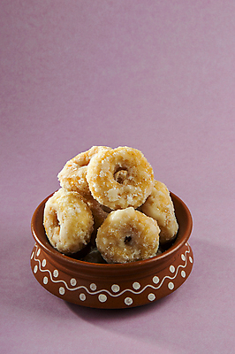 포토 JPG 해외이미지 전통 행복 아시아 음식 크리스마스 티타임 디저트 건조 건강 요리 사람없음 축제 식사 기쁨 축하 원형 도넛 달콤 맛 아침식사 설탕 인도인 잔치 부드러움 칼로리 점심식사 라마단 파키스탄 해외202004 해외포토 도형 외국인 기념일 감정 나라 컨셉 휴식 동양인 감각 파일형식 이미지허브