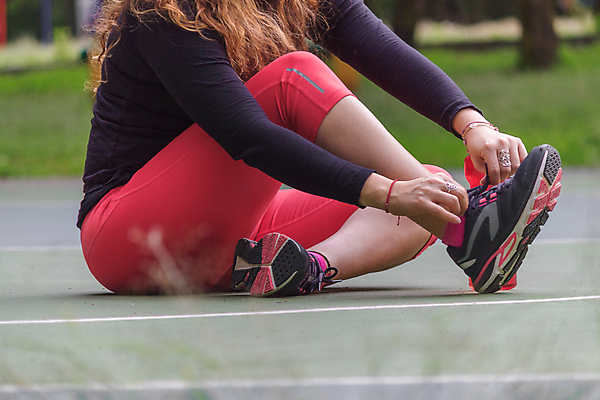 포토 JPG 해외이미지 모델 옷 여자 벽 스포츠 분홍색 포즈 운동화 신발 십자가 유니폼 넥타이 거리 건강 한명 사람 야외 운동복 조깅 운동 유행 재킷 회색 도시 거친 시원함 날씬함 연습 체육관 레깅스 달리기선수 저지 콘크리트 스타일 힙스터 해외202004 해외포토 1 잡화 패션 컬러 하의 외투 몸매 육상선수 파일형식 이미지허브