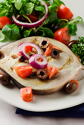 포토 JPG 해외이미지 토마토 양파 파슬리 사람없음 빛 식당 검은색 샐러드 최고 그릴 상추 바비큐 굽기 레몬 해산물 올리브 해외202004 해외포토 열매 음식 컬러 채소 과일 주방용품 상점 구이 파일형식 이미지허브