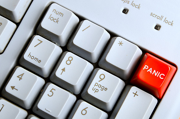 포토 JPG 해외이미지 비즈니스 통신 열쇠 스트레스 경고 사람없음 빨간색 컴퓨터 사무실 자료 장비 과학기술 긴급 키보드 업무 도움 위험 공포 언론 문제 타입 경보 재앙 지원 트러블 헬프 해외202004 해외포토 컬러 컨셉 기술 전자제품 작업 파일형식 이미지허브