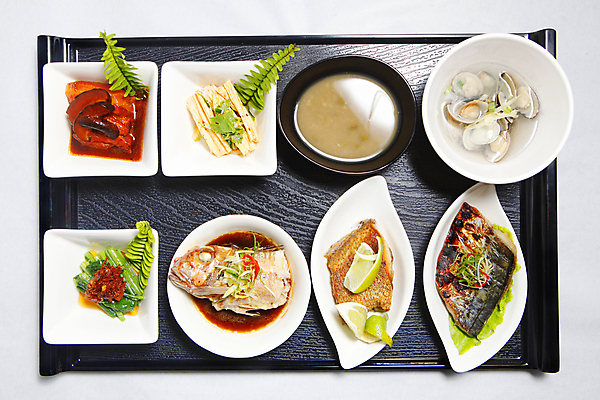 포토 JPG 해외이미지 접시 음식 채소 디저트 육류 어류 사람없음 식당 식사 수프 레몬 해외202004 해외포토 식기 과일 식재료 상점 수중동물 파일형식 이미지허브