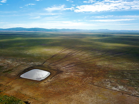 포토 JPG 해외이미지 구름 호수 밭 자연 하늘 바람 산 풍경 사람없음 야외 세로 물 여름 울타리 농장 맑음 힘 재활용 에너지 시골 최고 플랫 호주 땅 언덕 대문 지역 흐림 유지 해외202004 해외포토 자연요소 계절 농업 날씨 담장 문 오세아니아 친환경 생태계 파일형식 이미지허브