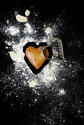 포토 JPG 해외이미지 모양 음식 빵 백그라운드 크리스마스 패턴 다이어트 휴가 디저트 주택 발렌타인데이 건강 사탕 사랑 사람없음 세로 갈색 쿠키 케이크 검은색 흰색 하트 닫기 달콤 맛 아침식사 굽기 오브젝트 반죽 밀가루 아몬드 생강 고립 커터 페스츄리 핸드메이드 해외202004 해외포토 기념일 감정 컬러 컨셉 무늬 채소 모션 데이이벤트 건물 식사 견과류 가루 구이 파일형식 이미지허브