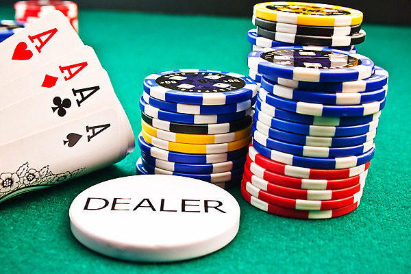 포토 JPG 해외이미지 돈 놀이 사람없음 초록색 검은색 경쟁 게임 우승 쌍 신용카드 행운 재산 도박 위험 왕 큐브 카지노 주사위 기회 롤 포커 룰렛 잭 라스베가스 분실 텍사스 해외202004 해외포토 컬러 컨셉 금융 미국 최고 트럼프 파일형식 이미지허브