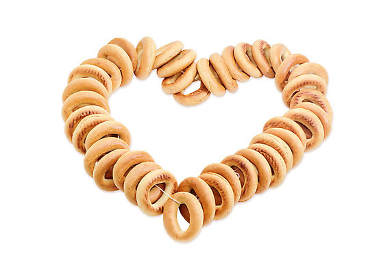 포토 JPG 해외이미지 줄 음식 빵 디저트 사람없음 쿠키 빵집 하트 반지 원형 구멍 코드 달콤 아침식사 밀 굽기 반죽 베이글 고립 페스츄리 해외202004 해외포토 모양 도형 장신구 곡류 상점 식사 맛 구이 파일형식 이미지허브