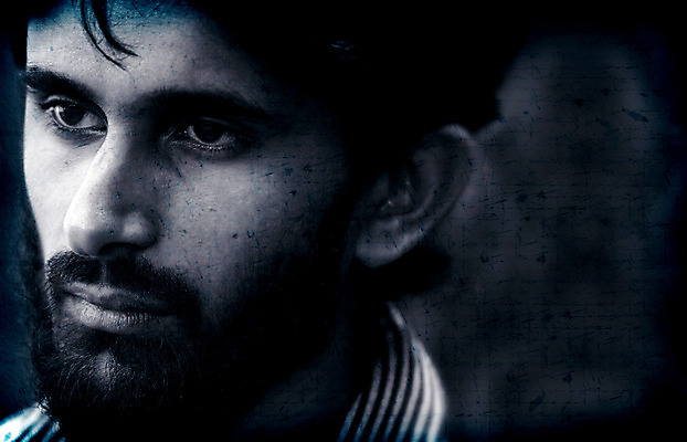 포토 JPG 해외이미지 1 응시 남자 안경 얼굴 생각 거리 한명 사람 인종 표현 관찰 이슬람교 만족 고민 북쪽 심각 아랍어 튀니지 해외202004 해외포토 시선 잡화 감정 종교 컨셉 모션 아프리카 신체부위 방향 파일형식 이미지허브