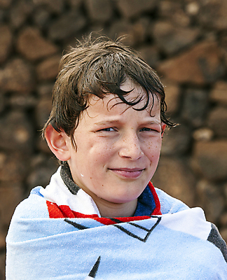 포토 JPG 해외이미지 백인 1 라이프스타일 남자 행복 얼굴 어린이 벽 청소년 휴가 한명 사람 소년 야외 물 수건 맑음 수영 기쁨 젖음 표현 자신감 가슴 수영선수 사춘기 심각 해외202004 해외포토 자연요소 서양인 감정 컨셉 날씨 운동선수 생활 신체부위 위생용품 수상스포츠 파일형식 이미지허브