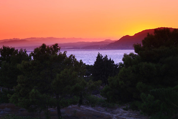 포토 JPG 해외이미지 유럽 바다 섬 여행 백그라운드 오렌지 자연 하늘 휴가 산 파노라마 풍경 사람없음 물 여름 파란색 햇빛 태양 여행객 일출 황혼 일몰 새벽 저녁 지중해 그리스 휴양지 그리스인 수평선 해외202004 해외포토 자연요소 서양인 계절 나라 컬러 과일 촬영기법 사람 노을 장소 야간 생태계 파일형식 이미지허브