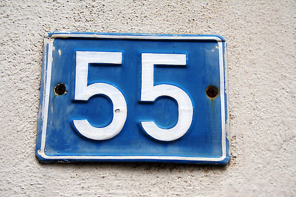 포토 JPG 해외이미지 접시 벽 건축양식 주택 사람없음 파란색 숫자 문 금속 회색 흰색 도시 행운 편지 우체부 크림 오브젝트 부식 대문 타운 주소 타입 공동주택 엘리먼트 옛날 철강 스타일 해외202004 해외포토 직업 문자 식기 건축 컬러 컨셉 재질 건물 파일형식 이미지허브