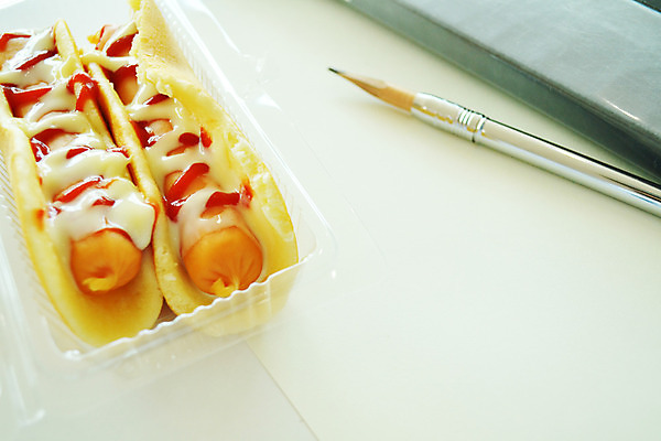 포토 JPG 해외이미지 라이프스타일 종이 커피 음료 음식 비즈니스 탁자 아침 사람없음 컵 식사 카페 흰색 업무 아침식사 점심식사 단절 해외202004 해외포토 주간 식기 컬러 가구 생활 상점 작업 파일형식 이미지허브