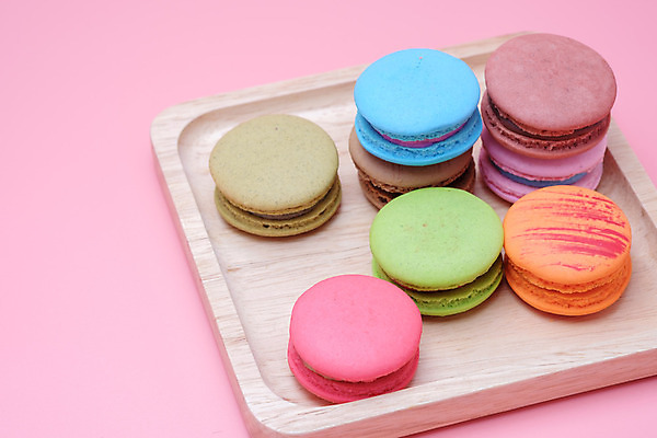 포토 JPG 해외이미지 분홍색 결혼 백그라운드 디저트 사탕 사람없음 목재 빨간색 초록색 파란색 컬러풀 노란색 쌓기 케이크 초콜릿 빵집 흰색 달콤 정상 마카롱 프랑스어 페스츄리 해외202004 해외포토 나무 문자 음식 빵 컬러 재료 모션 이벤트 상점 맛 파일형식 이미지허브