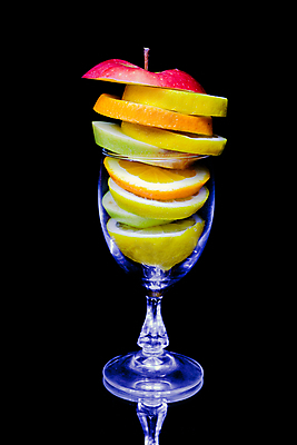 포토 JPG 해외이미지 음료 음식 조각 컨셉 다이어트 과일 재료 자연 유리 검은배경 귤 건강 사람없음 세로 컬러풀 신선 칵테일 달콤 맛 갈증 상쾌 날것 내추럴 고립 구성 숙성 이국적 채식주의자 해외202004 해외포토 감정 컬러 백그라운드 재질 주류 검은색 생태계 채식 파일형식 이미지허브